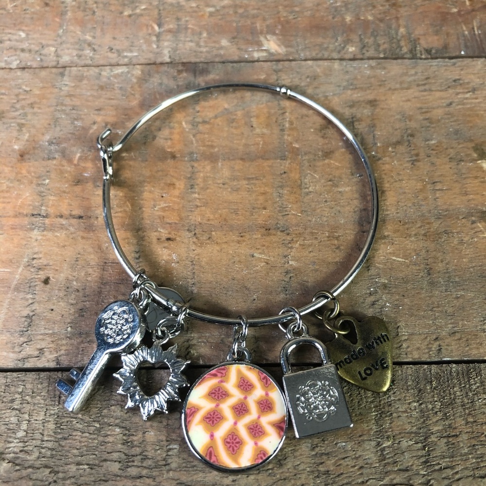 Jilzara clay inlat charm silver bangle bracelet
